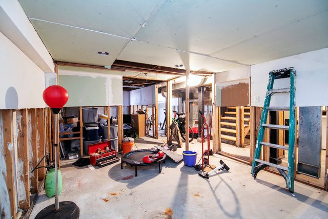 13707 S Atlantic Avenue, Riverdale, IL 60827