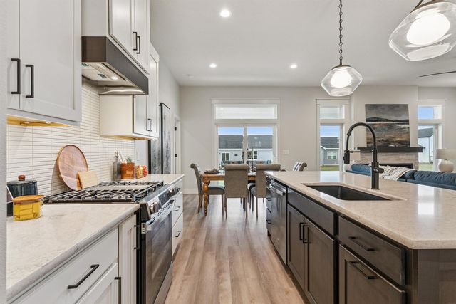 2825 Autumn Woods Drive, Cedar Falls, IA 50613