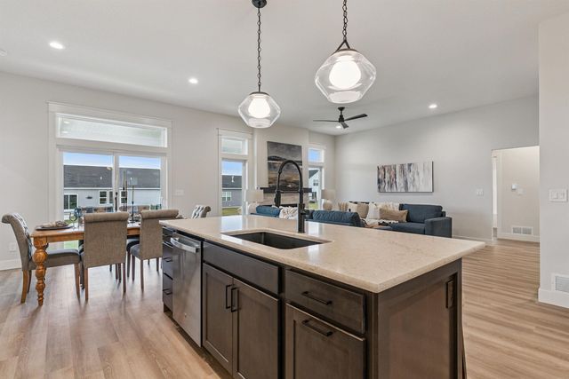 2825 Autumn Woods Drive, Cedar Falls, IA 50613