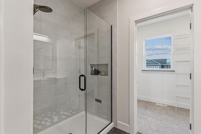 2825 Autumn Woods Drive, Cedar Falls, IA 50613