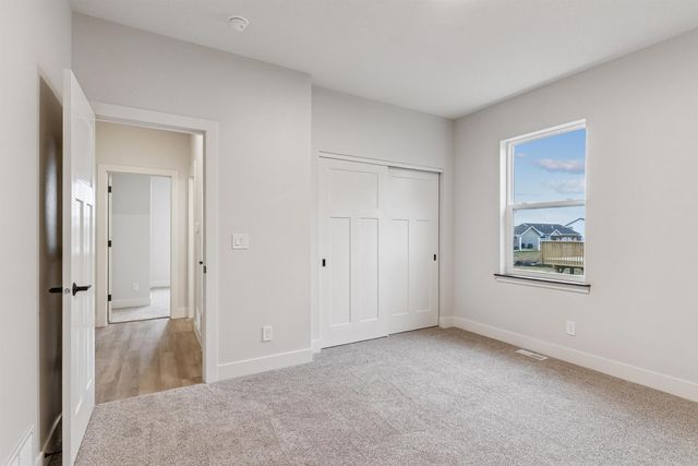 2825 Autumn Woods Drive, Cedar Falls, IA 50613