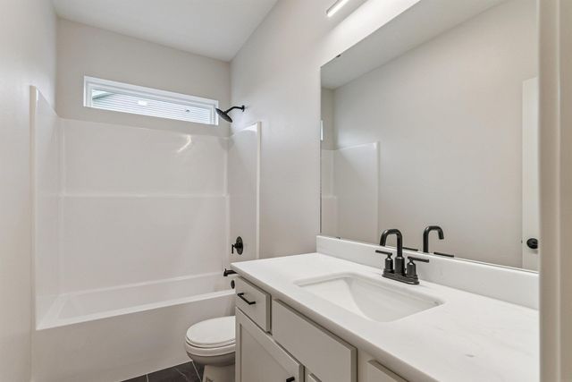 2825 Autumn Woods Drive, Cedar Falls, IA 50613