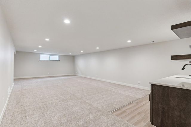 2825 Autumn Woods Drive, Cedar Falls, IA 50613