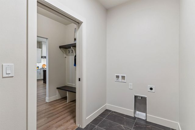 2825 Autumn Woods Drive, Cedar Falls, IA 50613