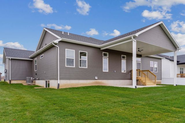 2825 Autumn Woods Drive, Cedar Falls, IA 50613