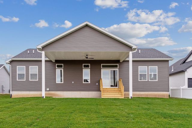 2825 Autumn Woods Drive, Cedar Falls, IA 50613