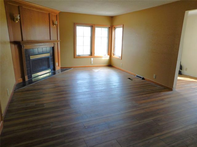 702 W Locust Street, Ogden, IA 50212