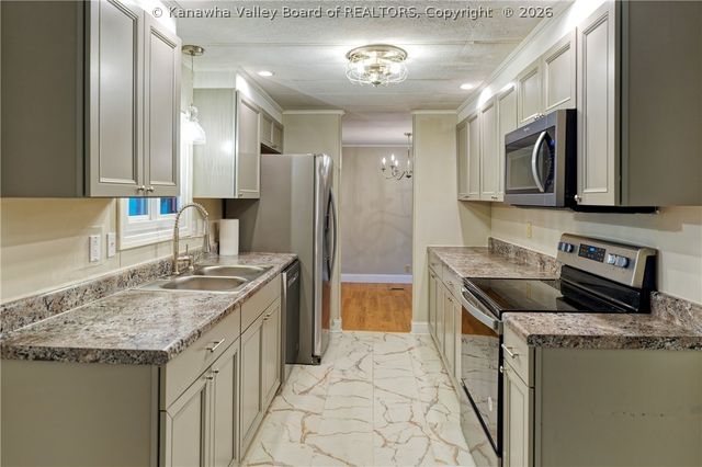 106 Greer Street, Ripley, WV 25271