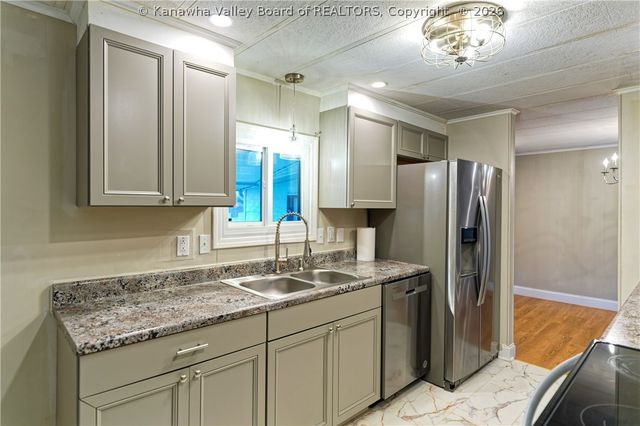 106 Greer Street, Ripley, WV 25271