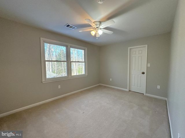 11560 HOLLY BRIAR LN, Great Falls, VA 22066