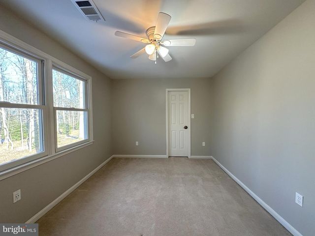 11560 HOLLY BRIAR LN, Great Falls, VA 22066
