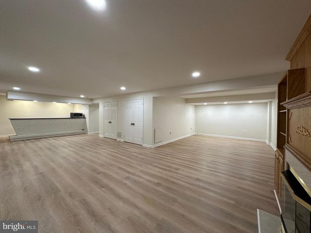 11560 HOLLY BRIAR LN, Great Falls, VA 22066