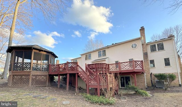 11560 HOLLY BRIAR LN, Great Falls, VA 22066