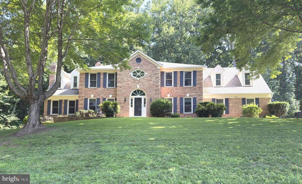 11560 HOLLY BRIAR LN, Great Falls, VA 22066