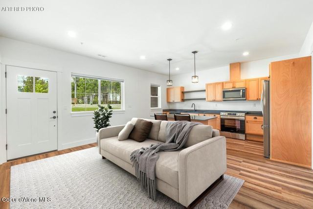 50 Carnelian AVE, UNIT 102, Ponderay, ID 83852