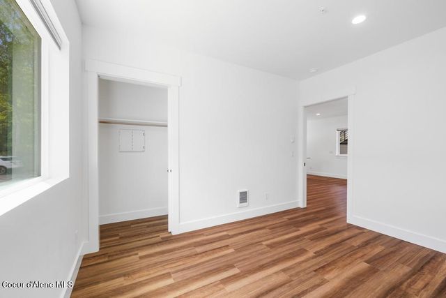 50 Carnelian AVE, UNIT 102, Ponderay, ID 83852