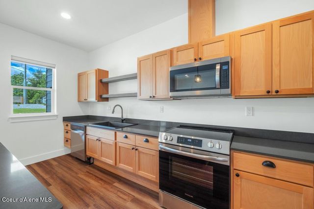 50 Carnelian AVE, UNIT 102, Ponderay, ID 83852