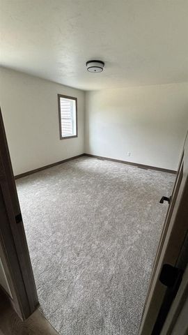 709 ROBIN STREET, New London, WI 54961