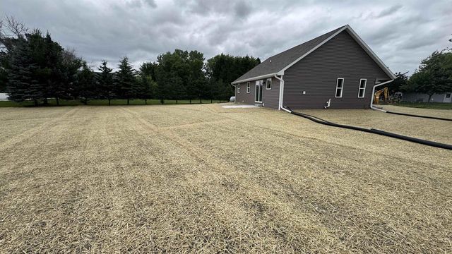 709 ROBIN STREET, New London, WI 54961
