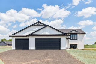 1905 Mink Way, New Richmond, WI 54017