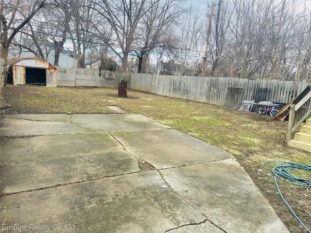 6111 Faust Avenue, Detroit, MI 48228