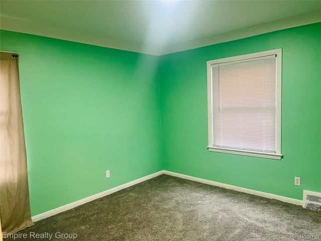 6111 Faust Avenue, Detroit, MI 48228