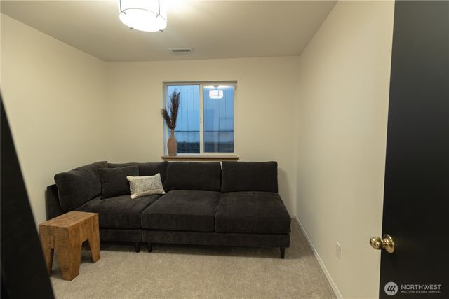 1524 E 200th Street Ct, Spanaway, WA 98387