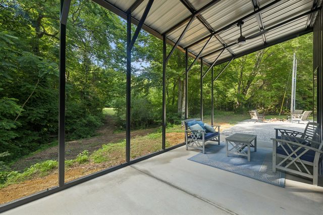 1343 Chalk Hollow Ln, Waverly, TN 37185