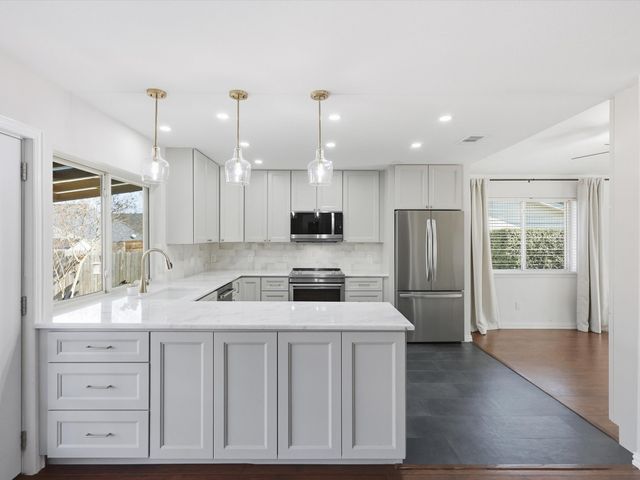 2011 Clearfield Circle, Richardson, TX 75081