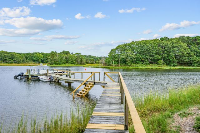 359 Baxter Neck Road, Marstons Mills, MA 02648