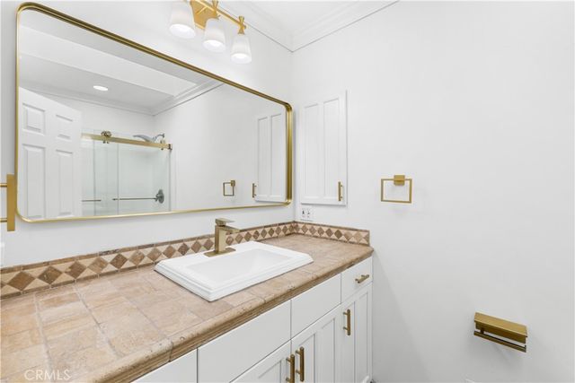 26096 Adamor Road, Calabasas, CA 91302