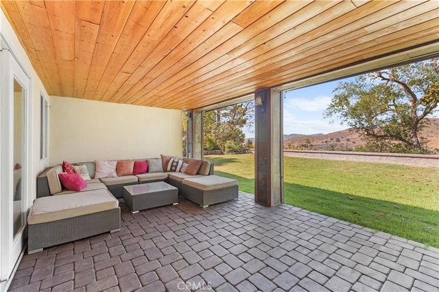 26096 Adamor Road, Calabasas, CA 91302