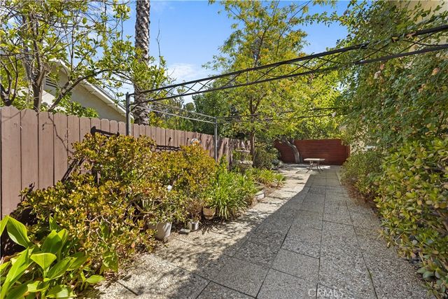 26096 Adamor Road, Calabasas, CA 91302