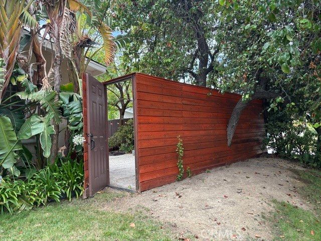 26096 Adamor Road, Calabasas, CA 91302