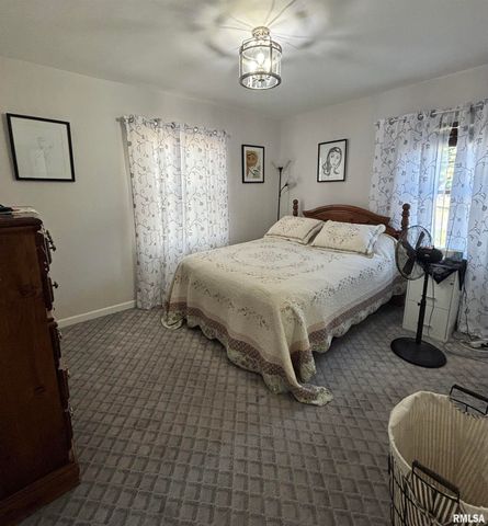 1617 INDIANA Drive, Galesburg, IL 61401