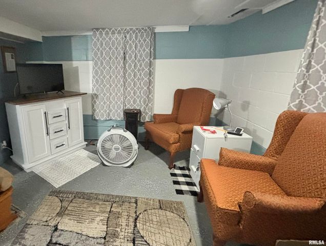 1617 INDIANA Drive, Galesburg, IL 61401