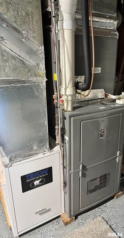 1617 INDIANA Drive, Galesburg, IL 61401