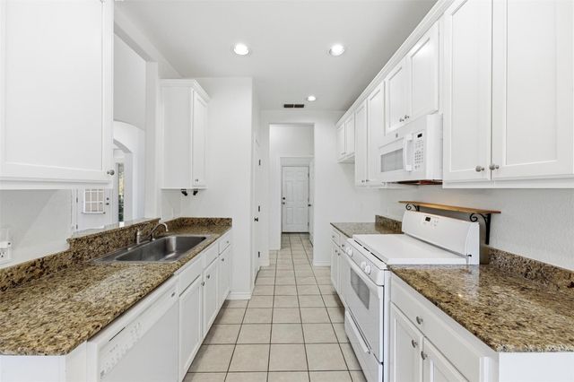 365 Rose Mayer LOOP, La Grange, TX 78945