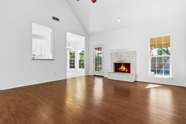 365 Rose Mayer LOOP, La Grange, TX 78945