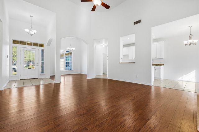 365 Rose Mayer LOOP, La Grange, TX 78945