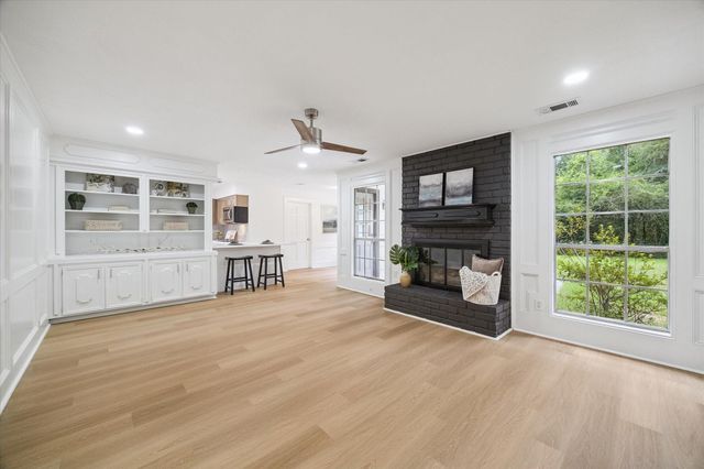 2502 Riverlawn Drive, Houston, TX 77339