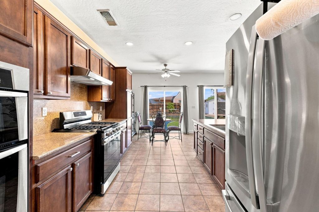Image 10 of property listing at 537 S Fordham Avenue, Fresno, CA 93727