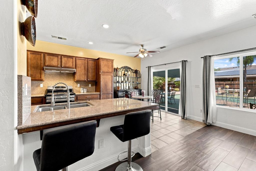 Image 14 of property listing at 537 S Fordham Avenue, Fresno, CA 93727