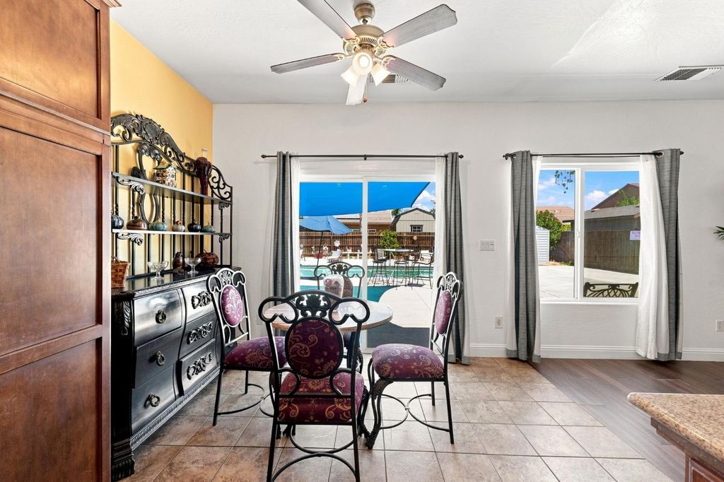 Image 15 of property listing at 537 S Fordham Avenue, Fresno, CA 93727