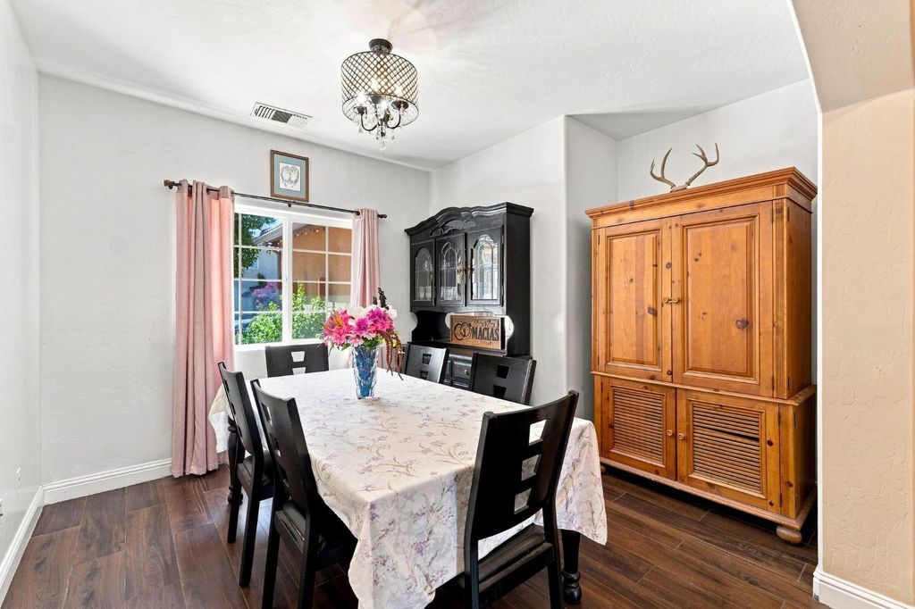 Image 17 of property listing at 537 S Fordham Avenue, Fresno, CA 93727