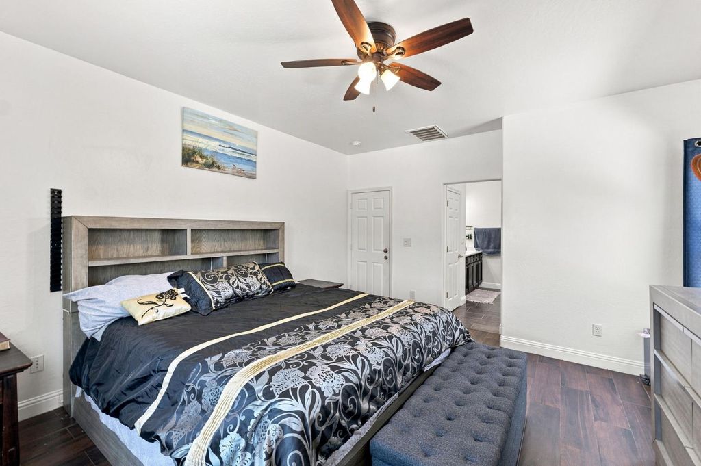 Image 20 of property listing at 537 S Fordham Avenue, Fresno, CA 93727