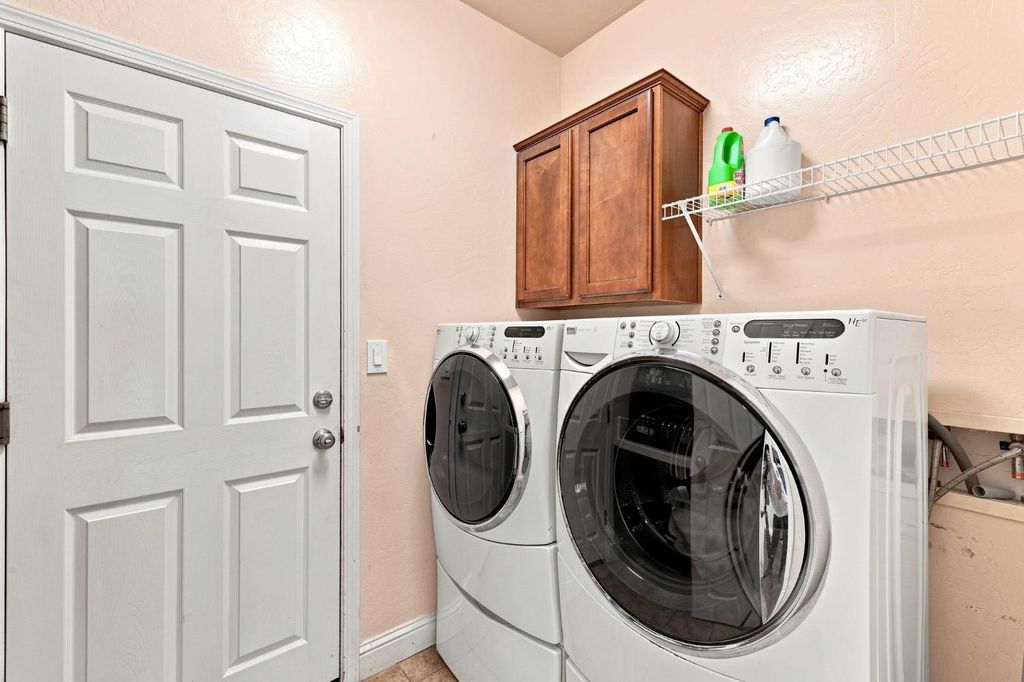 Image 28 of property listing at 537 S Fordham Avenue, Fresno, CA 93727