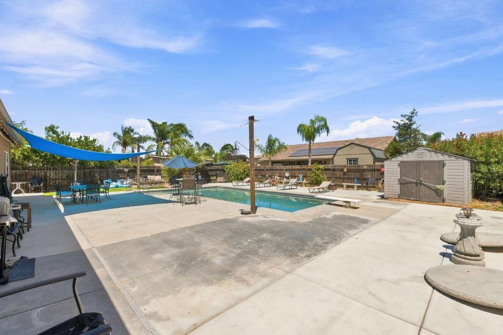 Image 32 of property listing at 537 S Fordham Avenue, Fresno, CA 93727