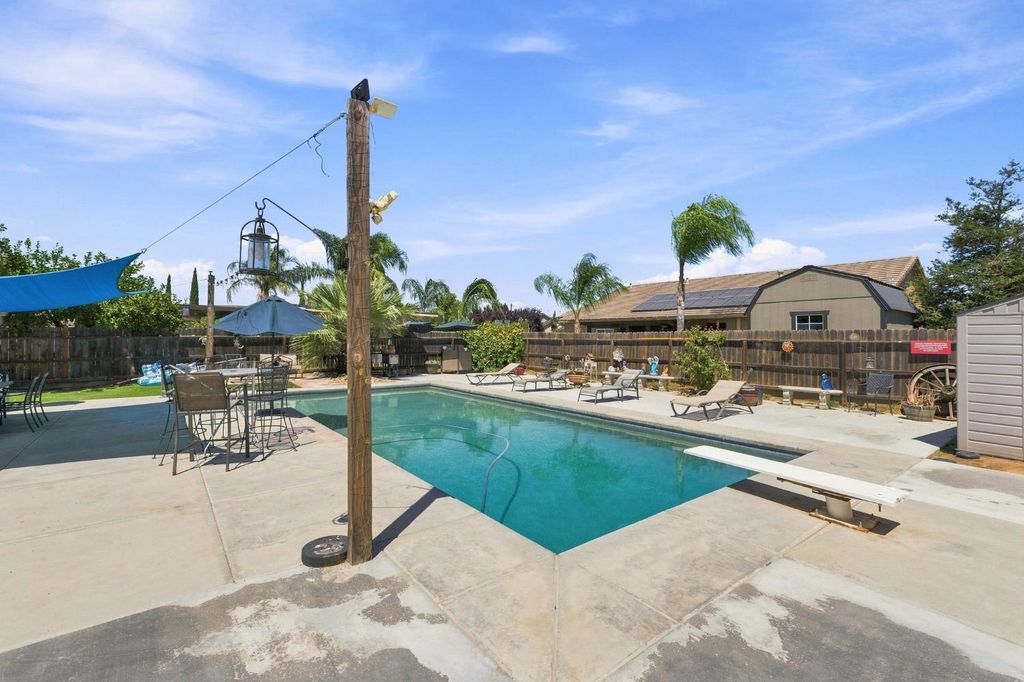 Image 33 of property listing at 537 S Fordham Avenue, Fresno, CA 93727