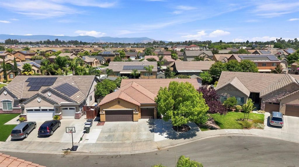 Image 37 of property listing at 537 S Fordham Avenue, Fresno, CA 93727